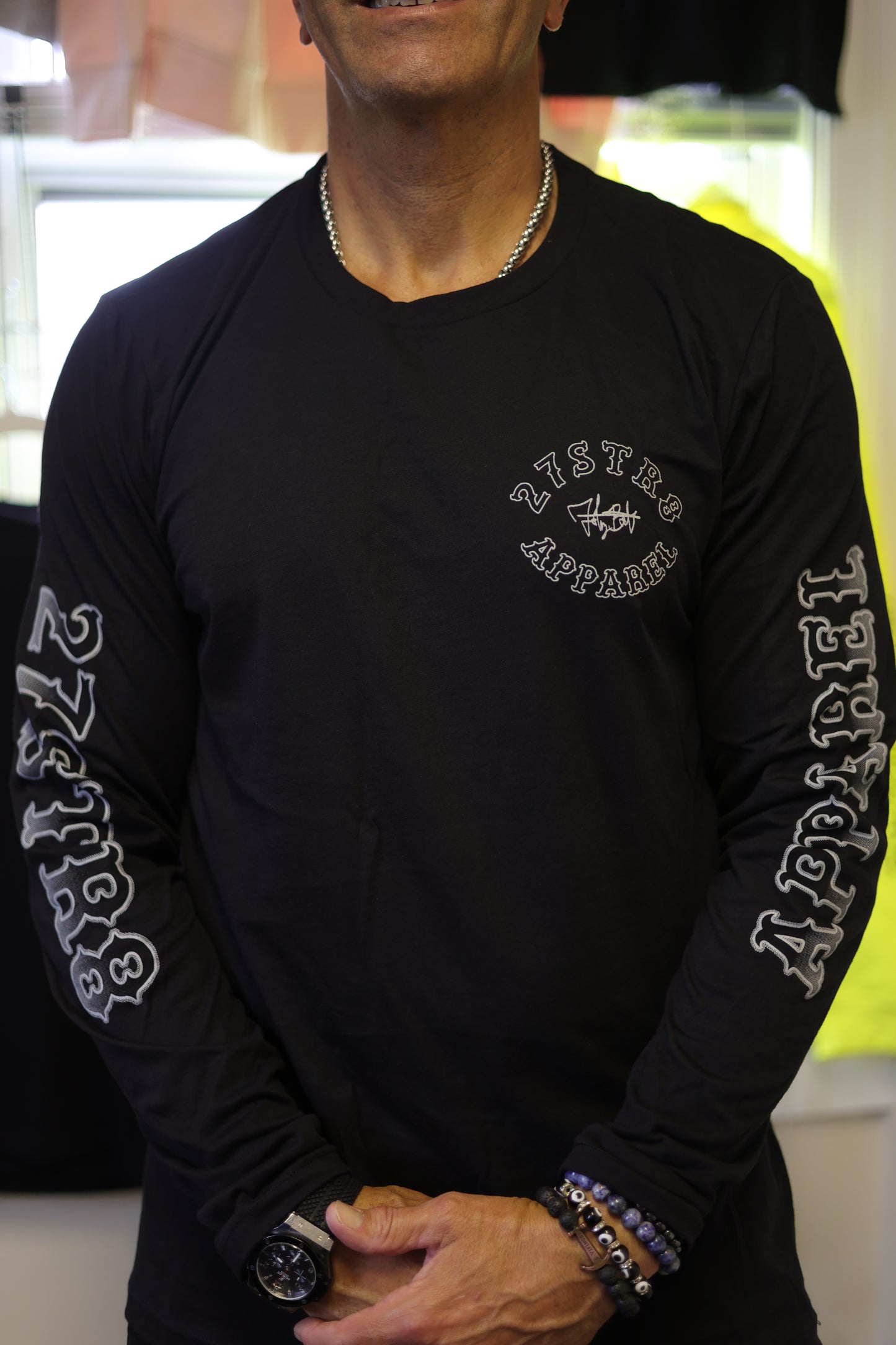 Long-sleeve black T-Shirt